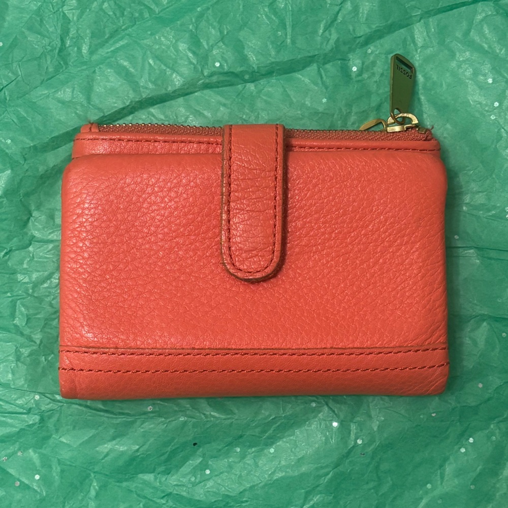 FOSSIL Coral Wallet - Picture 2 of 8